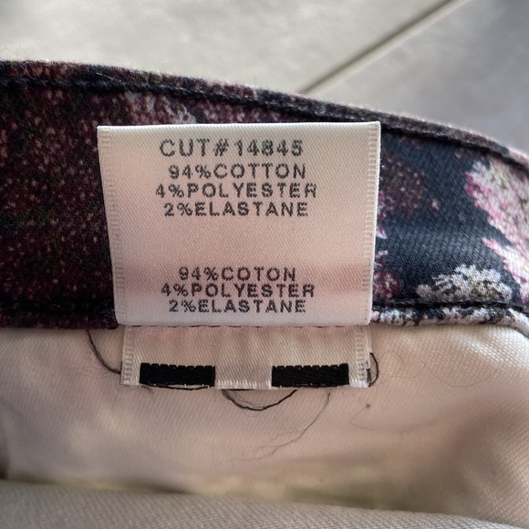 J Brand 620 Mid Rise Super Skinny Queen Annes Lace - Picture 12 of 13